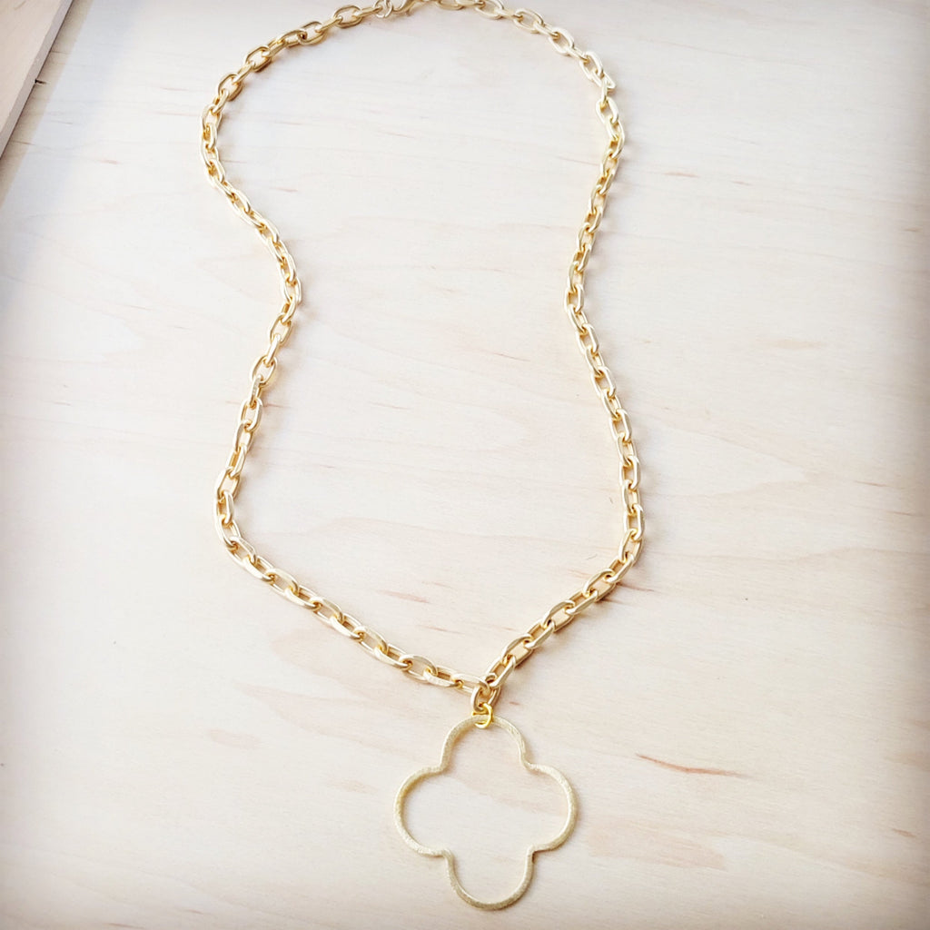 Matte Gold Quatrefoil Pendant Necklace 257lg