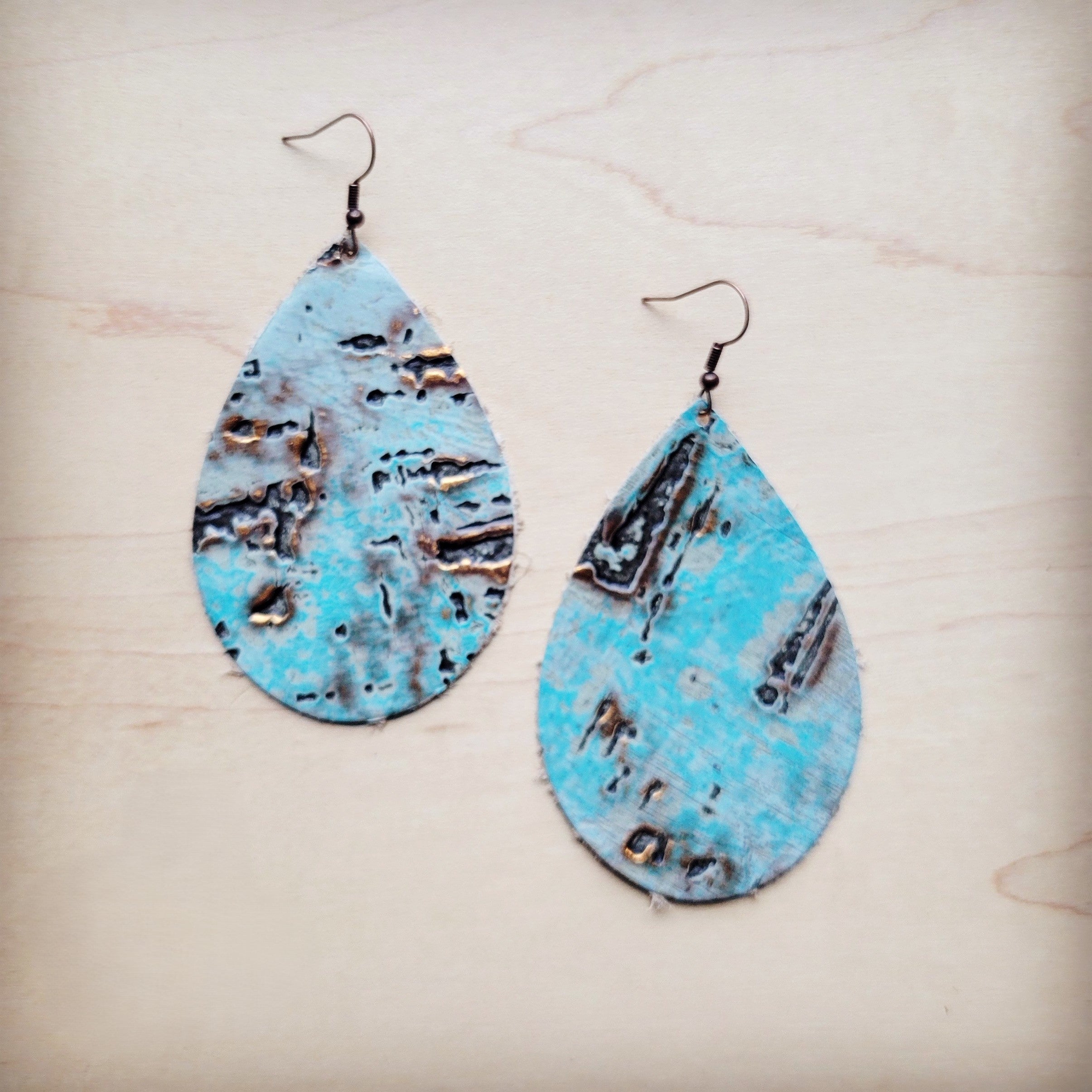 **Leather Teardrop Earrings in Turquoise Metallic 222m
