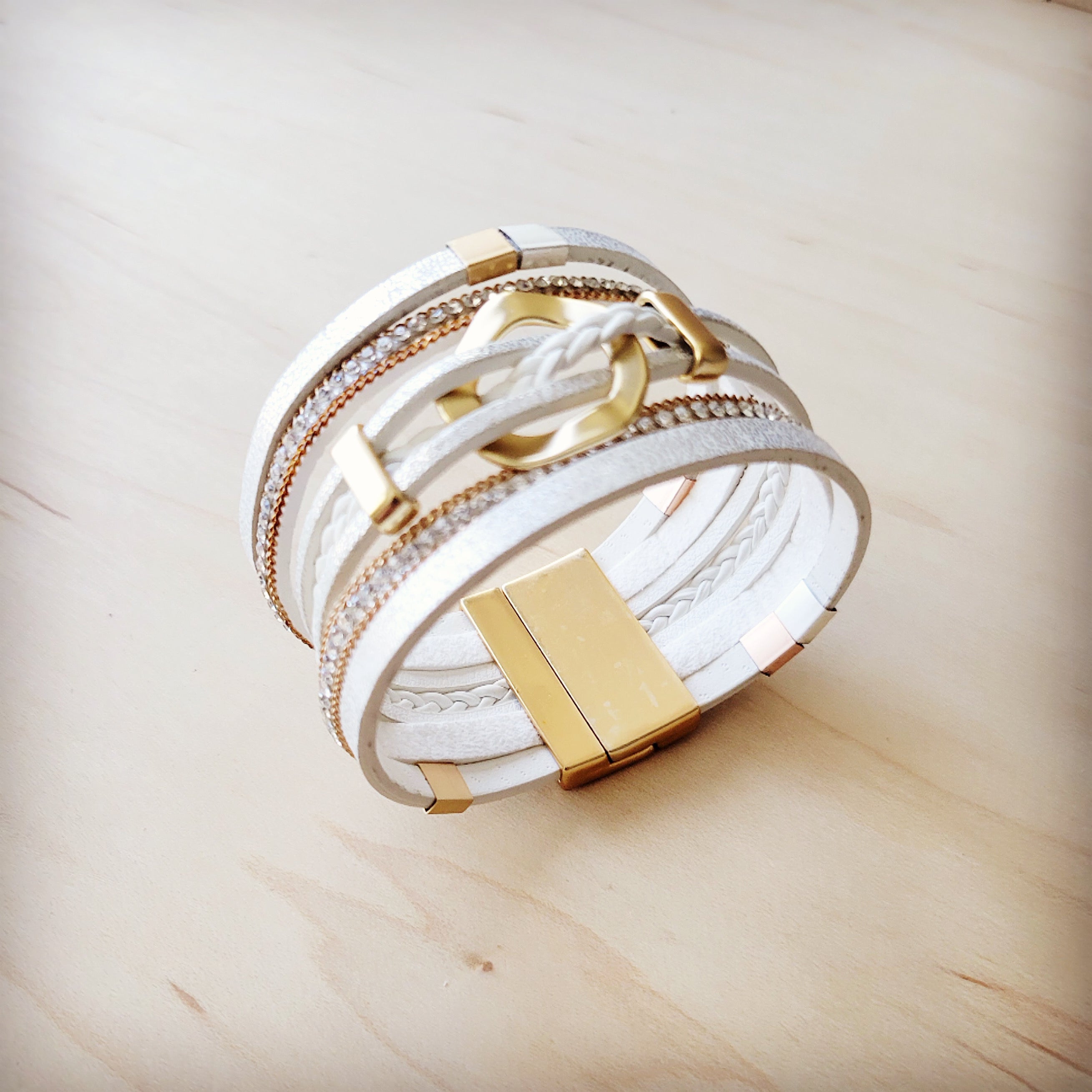 **White & Gold Magnetic Cuff 811L