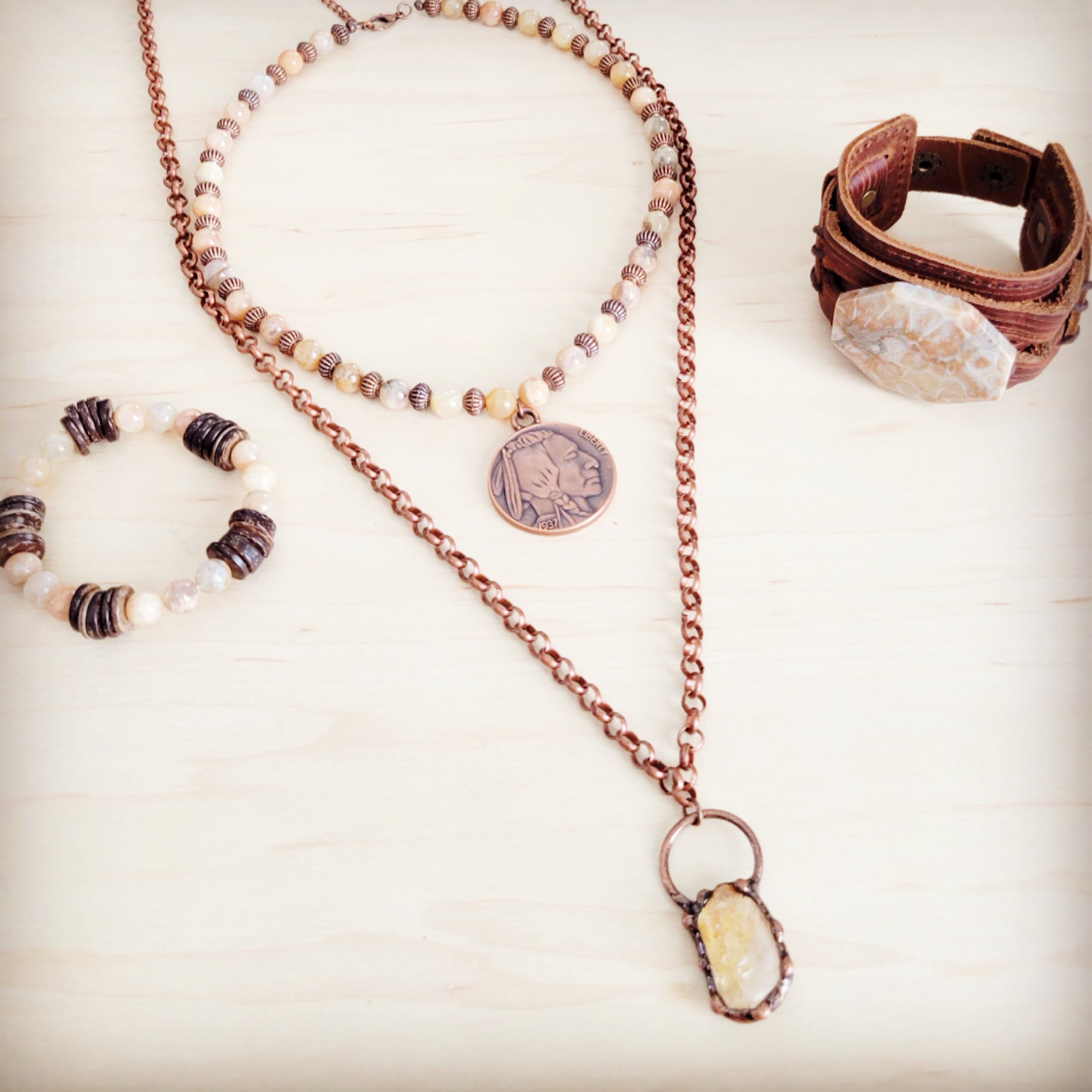 **Natural Agate Beaded Collar Necklace w/ Indian Head Pendant 262m