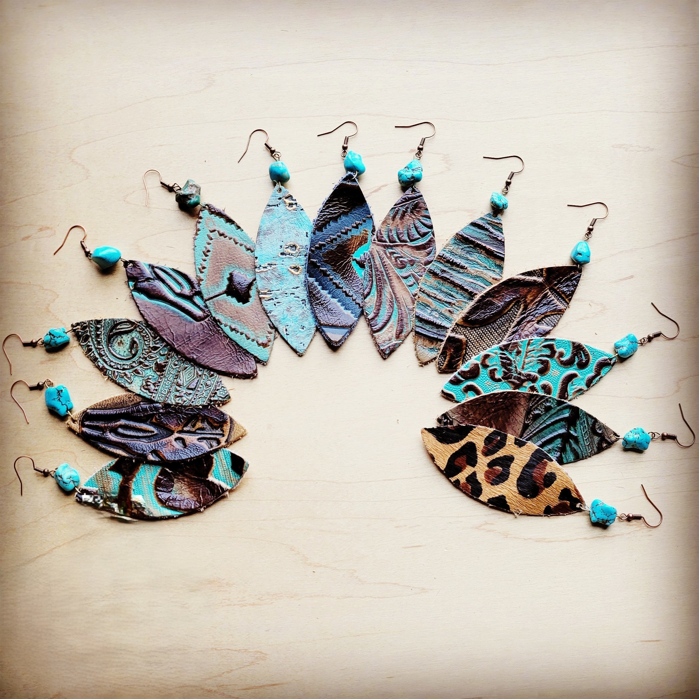 **Leather Oval Earrings in Turquoise Metallic w/ Turquoise Accent 207c