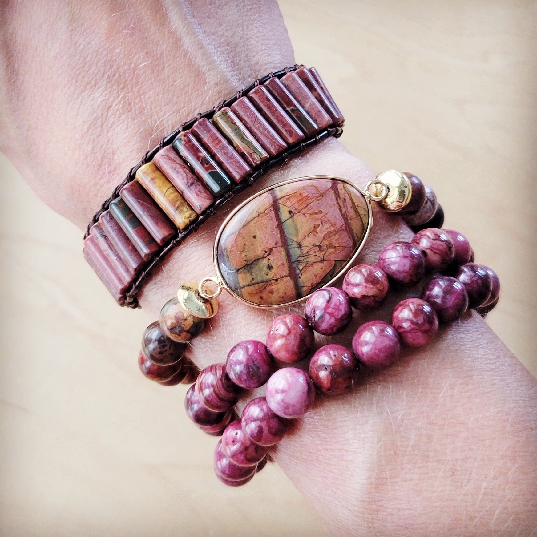 **Picasso Jasper Beaded Bracelet with Center Agate Stone Accent 810z
