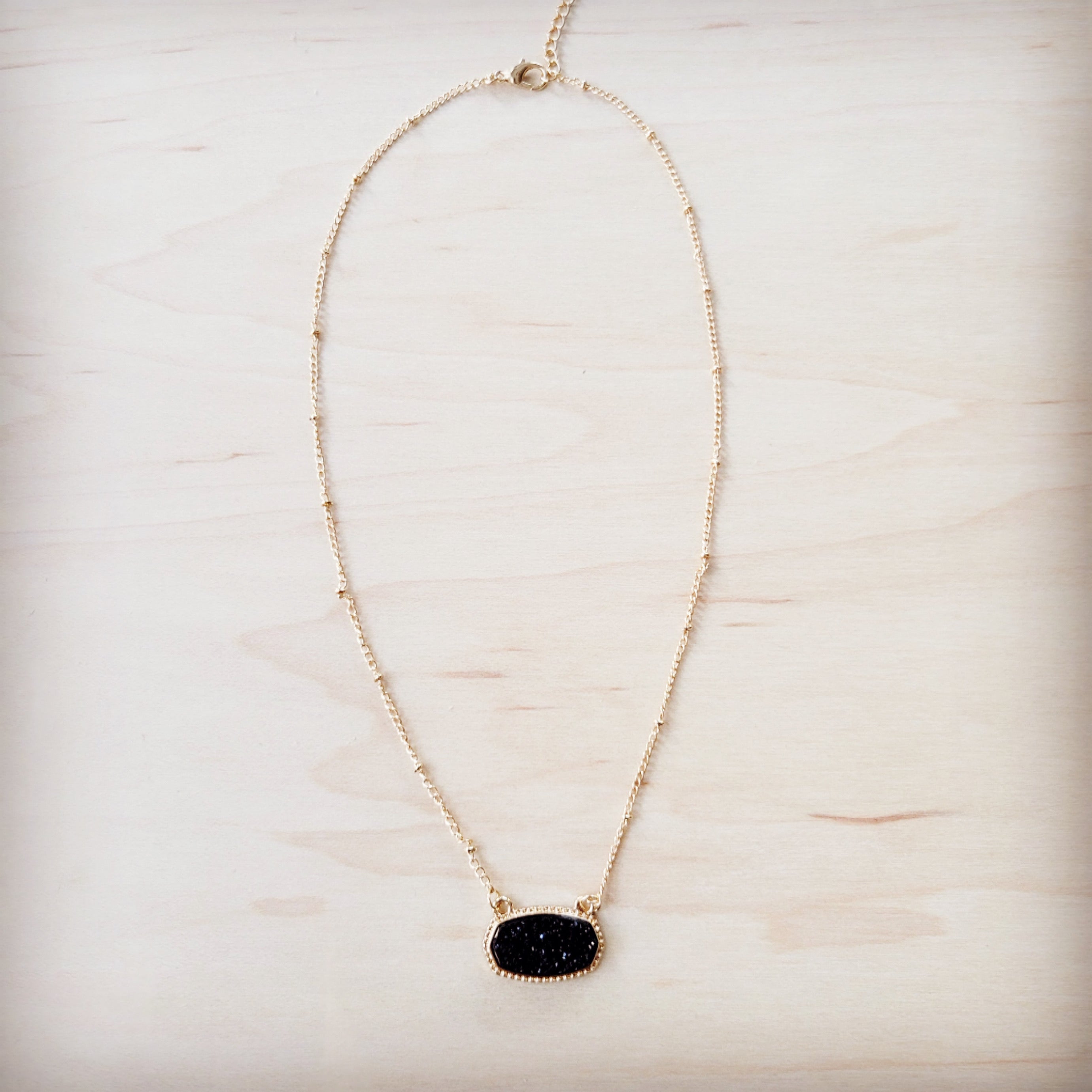 **Knotted Gold Chain Necklace w/ Pendant 257kz