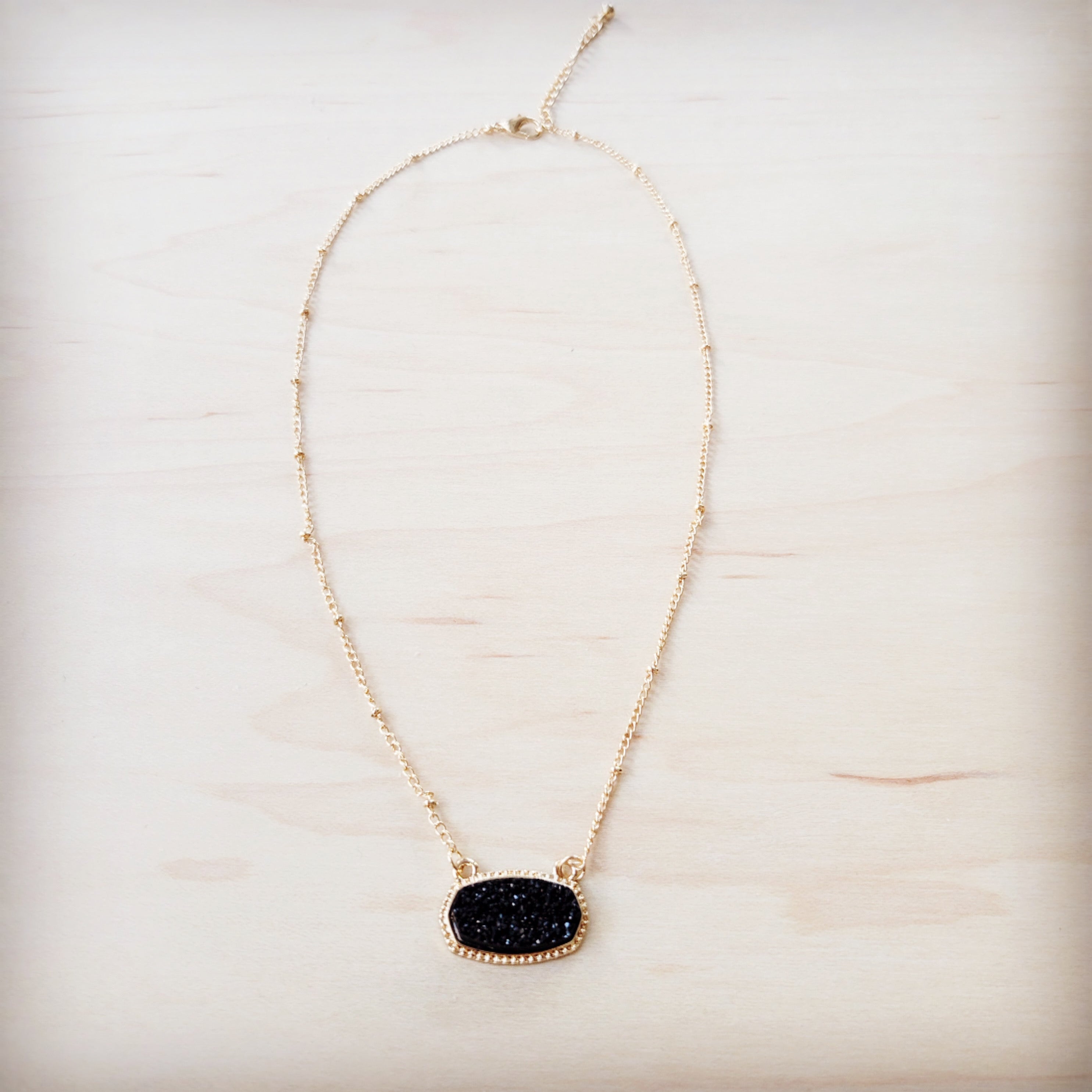 **Knotted Gold Chain Necklace w/ Pendant 257kz