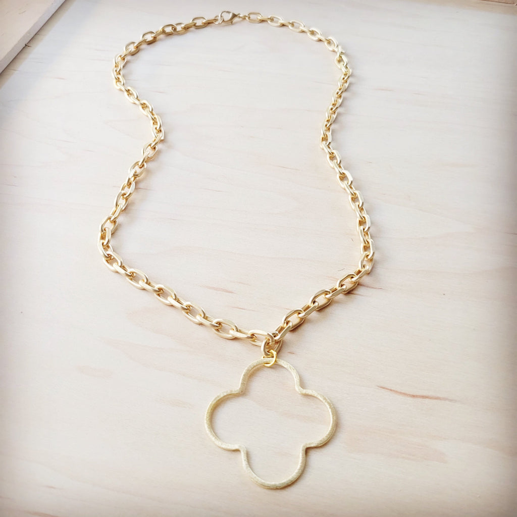 Matte Gold Quatrefoil Pendant Necklace 257lg