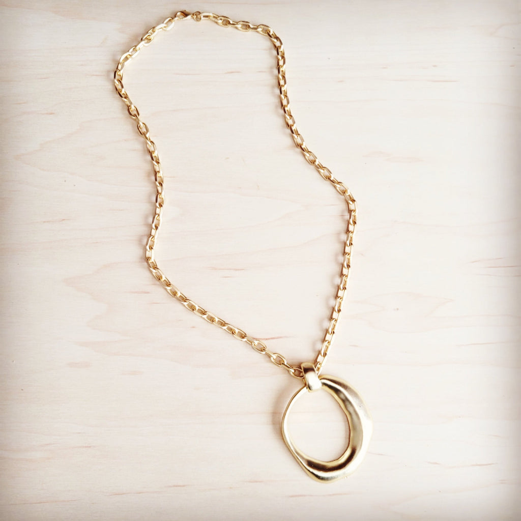 **Matte Gold Chain Necklace w/ Oval Pendant 257ky