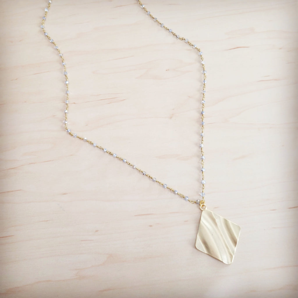 **Gilded Wave Pendant Necklace 257mb