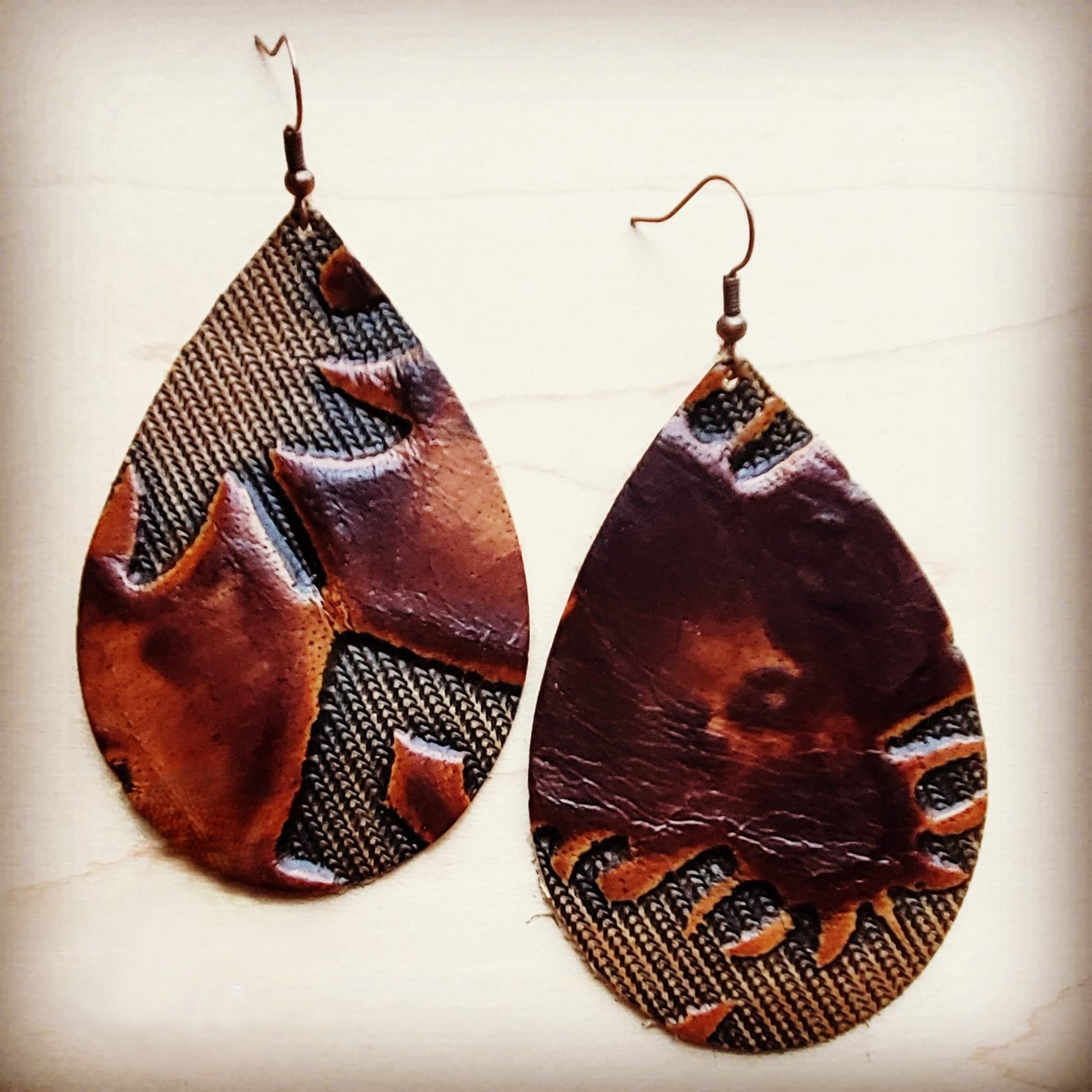 **Leather Teardrop Earrings in Brown Laredo 202c