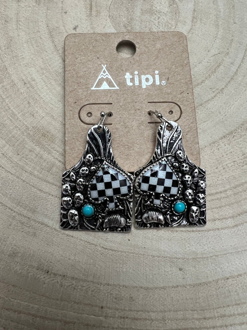 Cattle Tag Armadillo Spade Checker Earrings