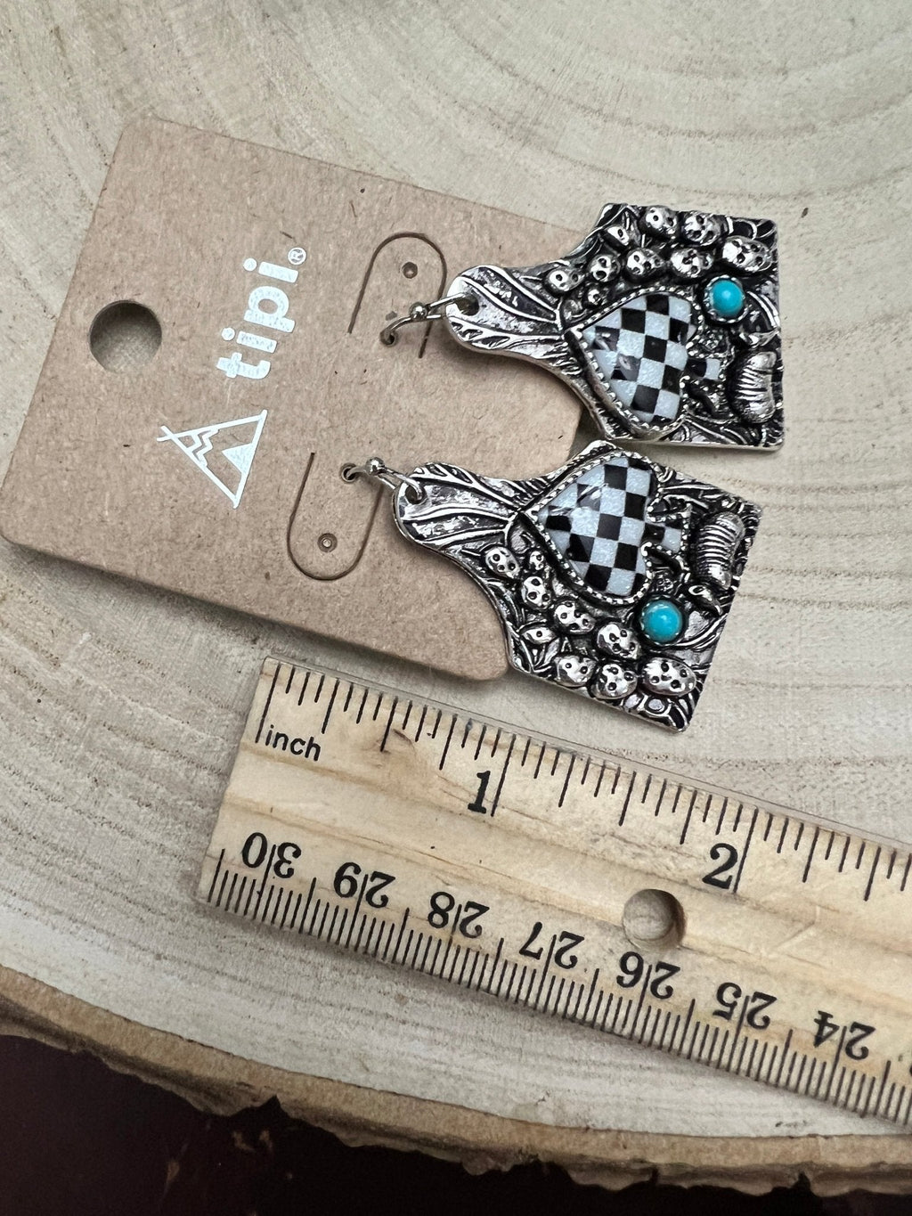 Cattle Tag Armadillo Spade Checker Earrings