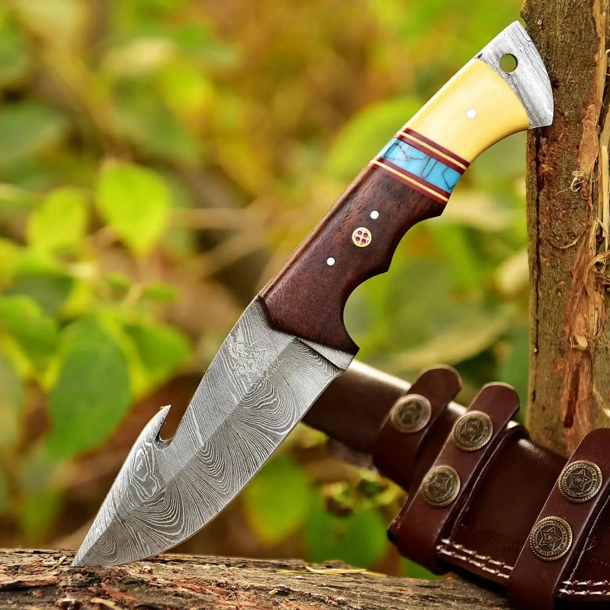 Gut Hook Hunting Knife with Bone, Resin & Rosewood Handle | Damascus Pattern Blade